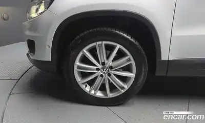 Volkswagen Tiguan 2015 2.0 гидро в Москве № 301302, миниатюра 5