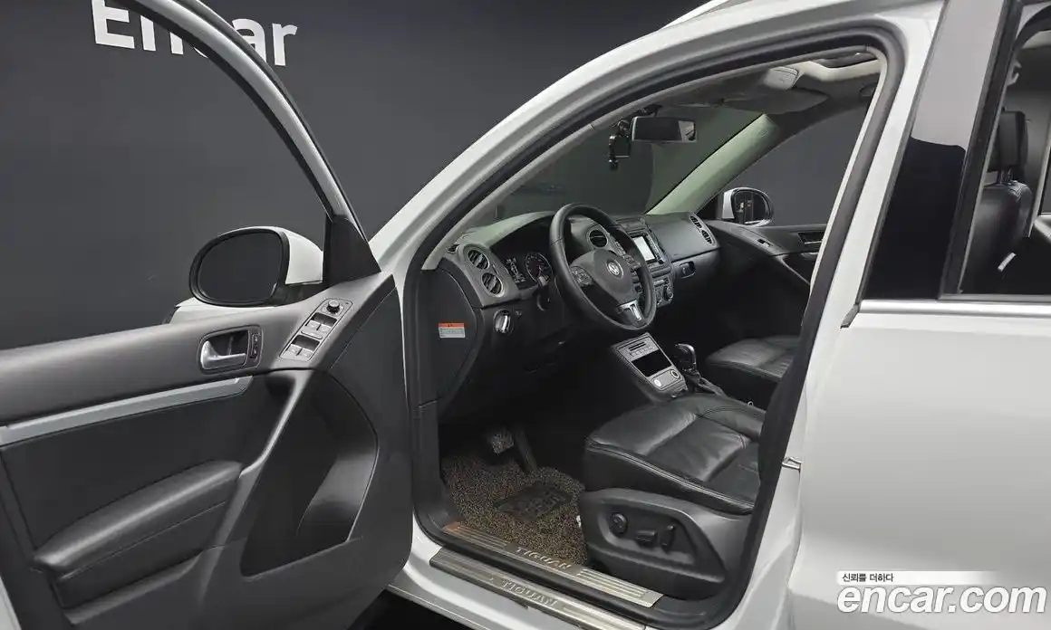 Volkswagen Tiguan 2015 2.0 гидро в Москве № 301302, фото 10