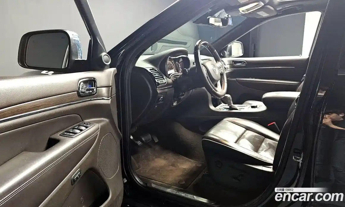 Jeep Cherokee 2019 3.6 гидро в Москве № 302398, фото 12