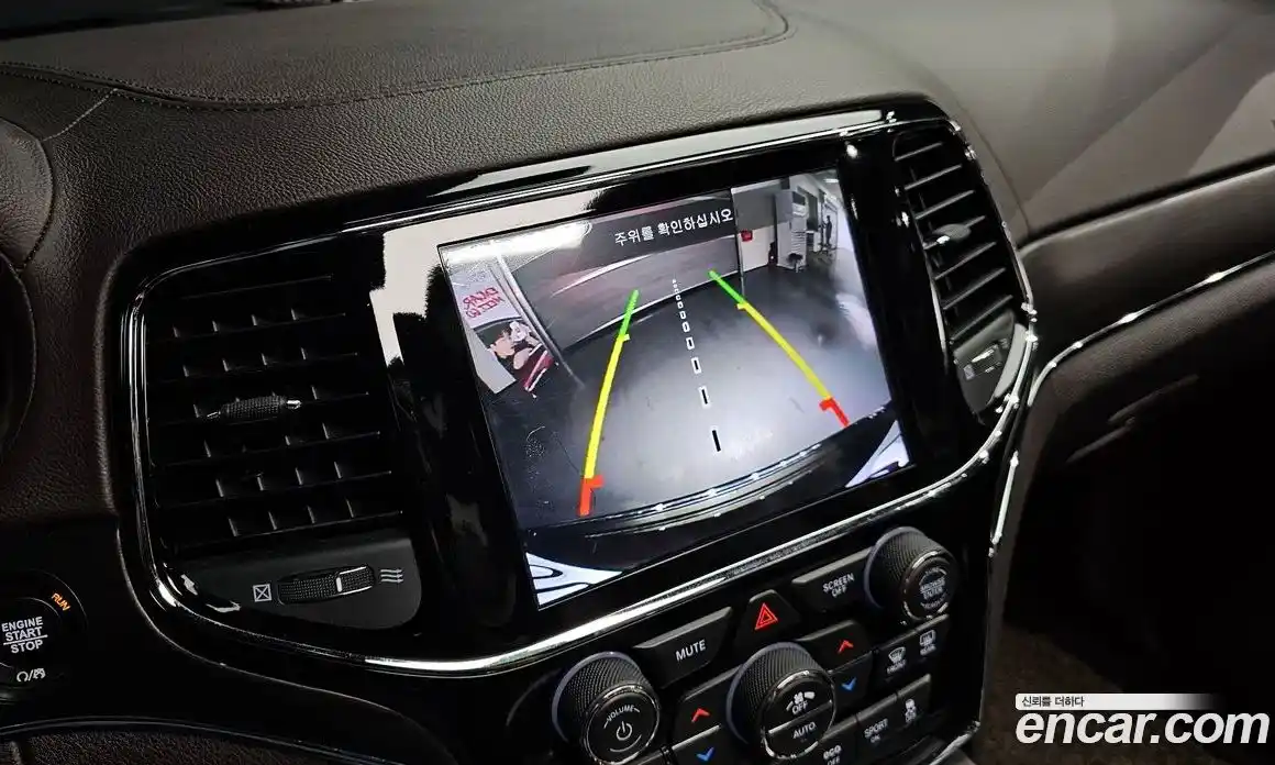 Jeep Cherokee 2019 3.6 гидро в Москве № 302398, фото 15