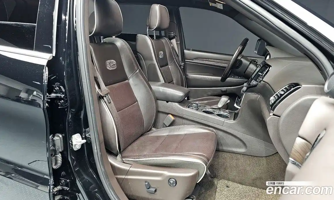 Jeep Cherokee 2019 3.6 гидро в Москве № 302398, фото 10