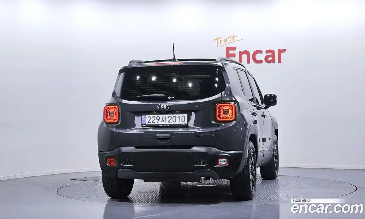 Jeep Renegade 2023 1.3 гидро в Москве № 318092, фото 4