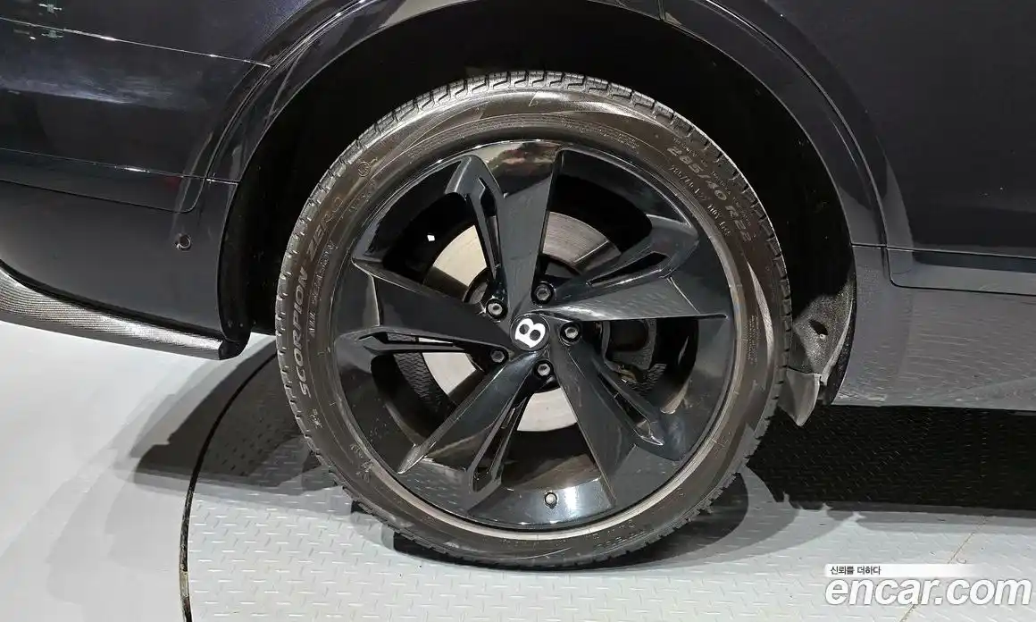 Bentley Bentayga 2017 6.0 гидро в Москве № 418261, фото 5