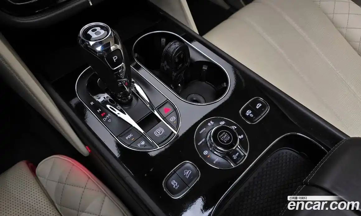 Bentley Bentayga 2017 6.0 гидро в Москве № 418261, фото 9