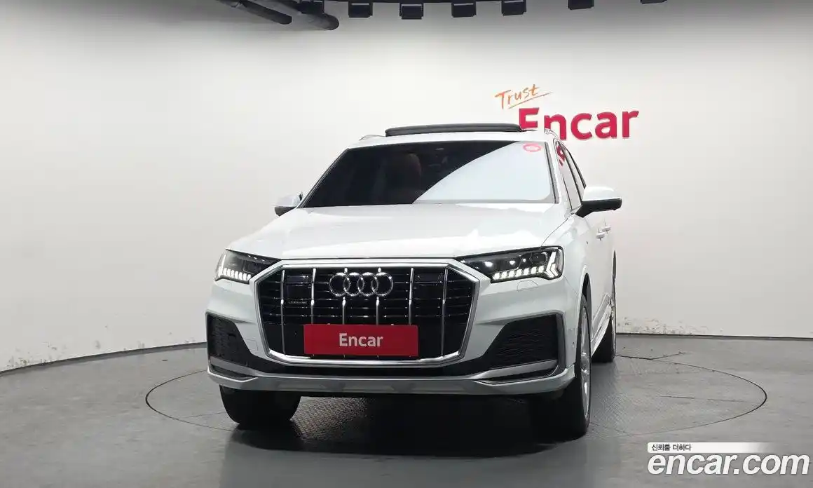 Audi Q7 2023 3.0 гидро в Москве № 428583, фото 3