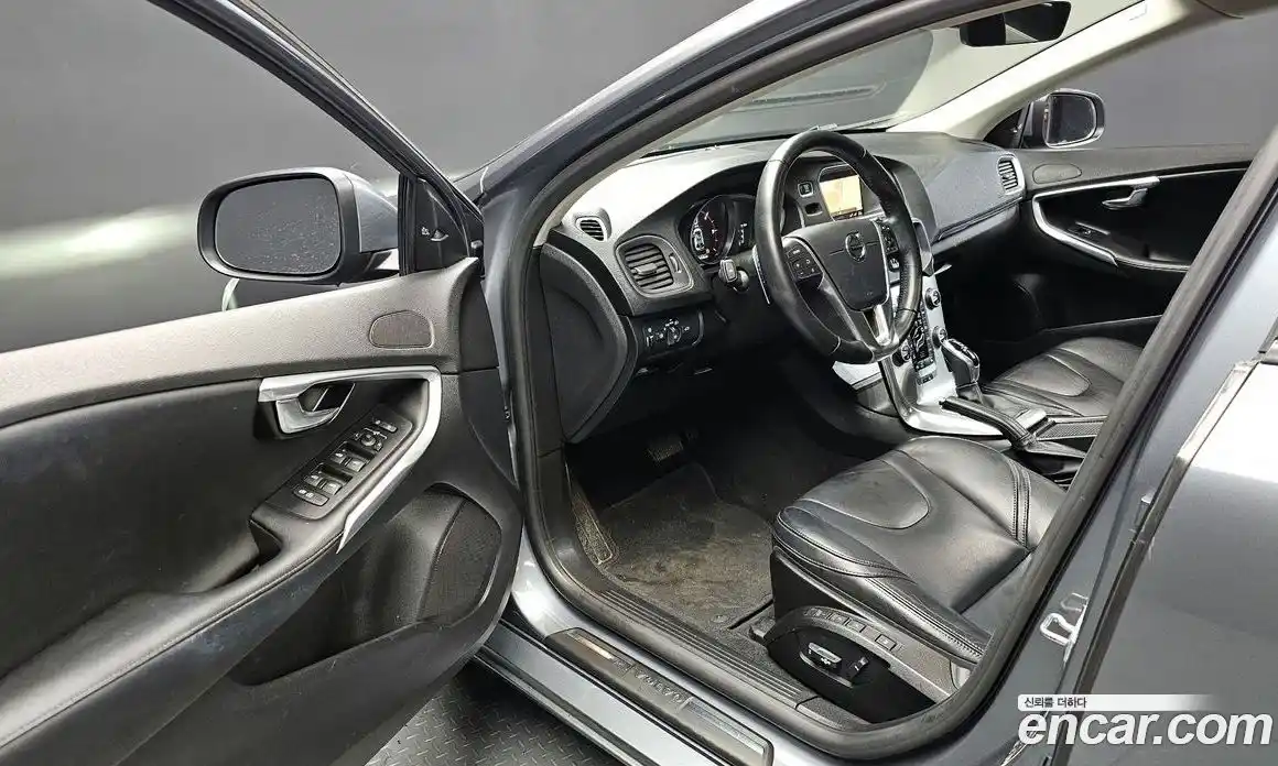 Volvo V40 2018 2.0 гидро в Москве № 430180, фото 11