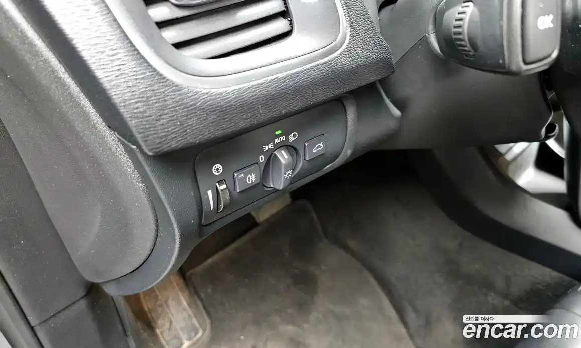 Volvo V40 2018 2.0 гидро в Москве № 430180, фото 17