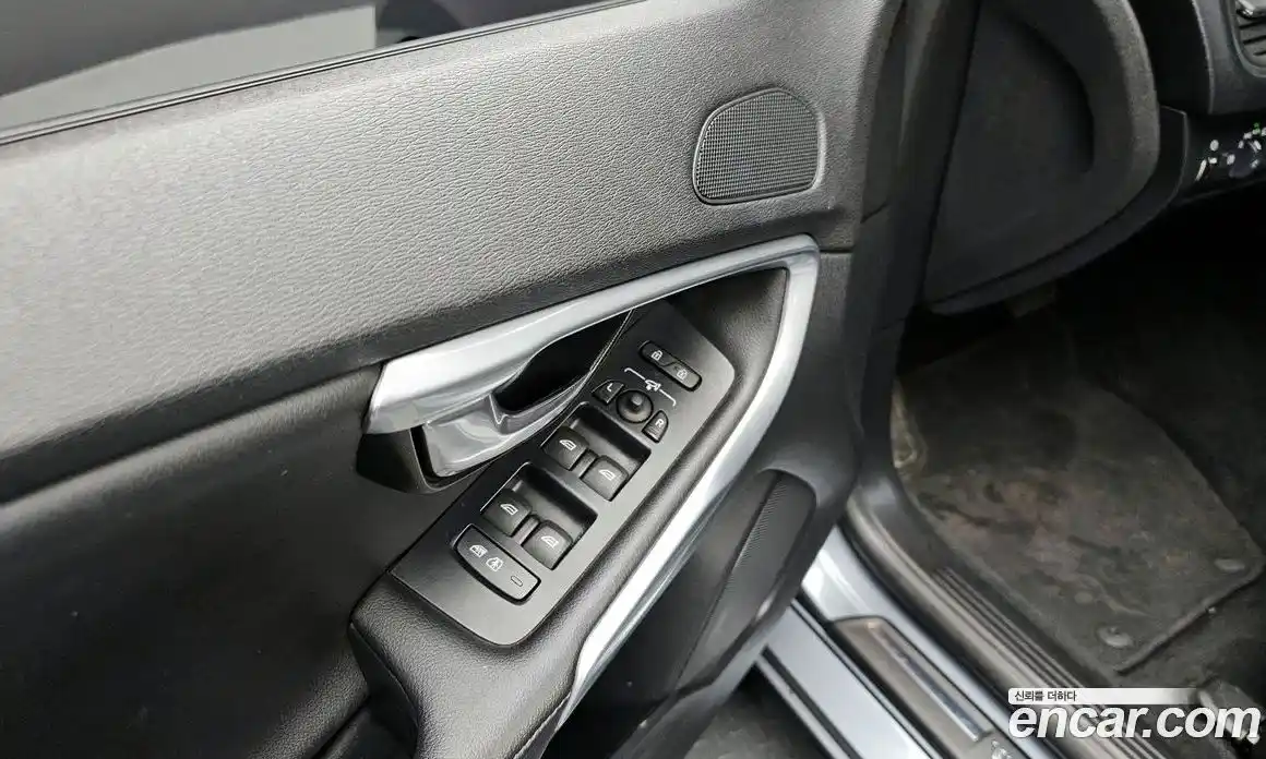 Volvo V40 2018 2.0 гидро в Москве № 430180, фото 18
