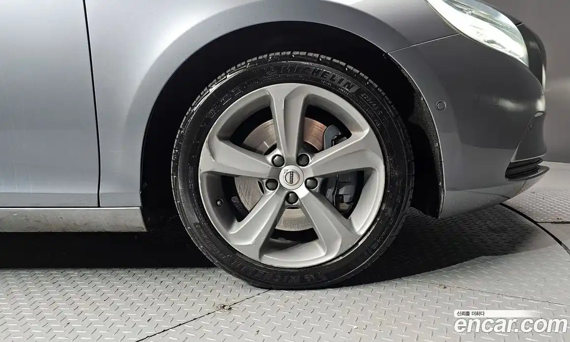 Volvo V40 2018 2.0 гидро в Москве № 430180, фото 5