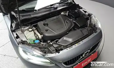 Volvo V40 2018 2.0 гидро в Москве № 430180, миниатюра 6