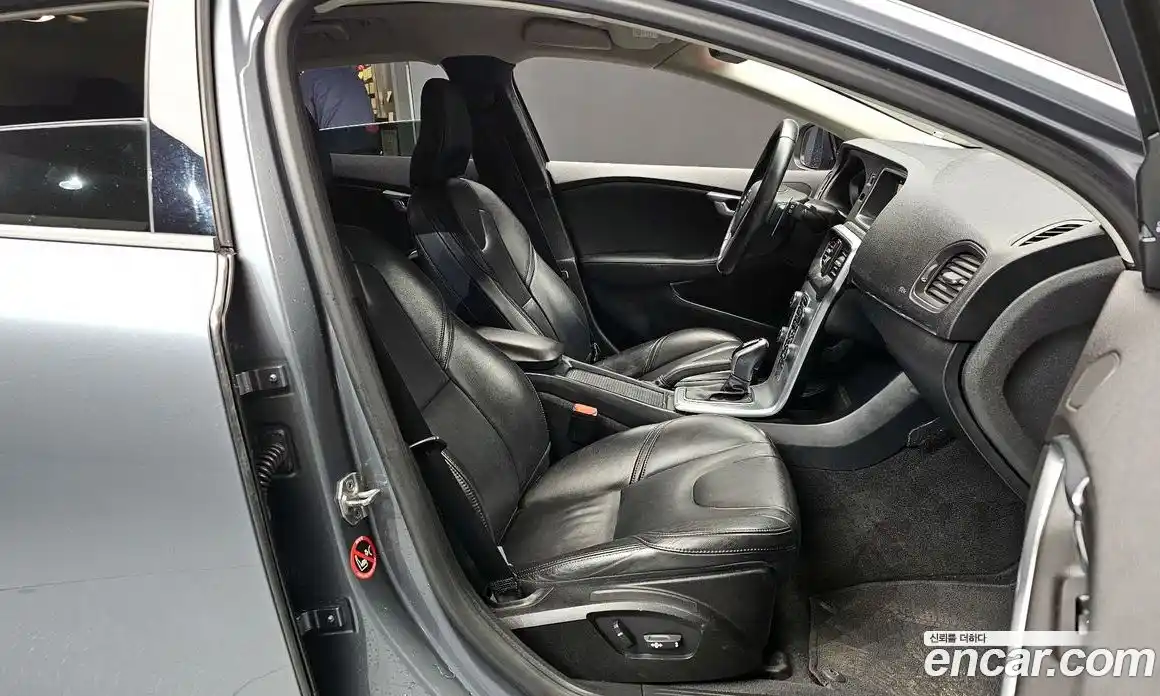 Volvo V40 2018 2.0 гидро в Москве № 430180, фото 10