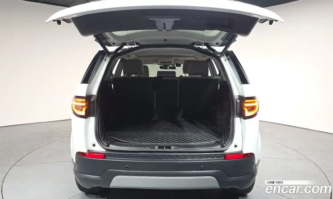 Land Rover Discovery Sport 2022 2.0 гидро в Москве № 498722, фото 19