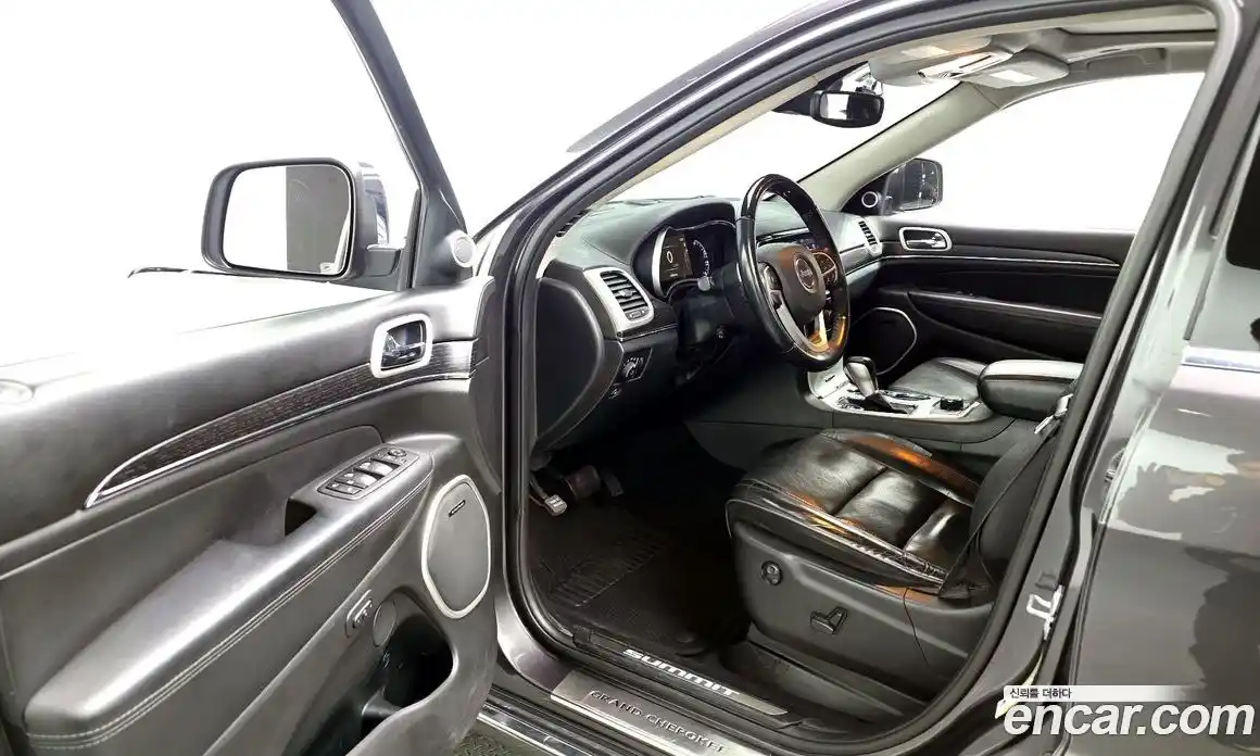 Jeep Cherokee 2019 3.0 гидро в Москве № 522293, фото 10