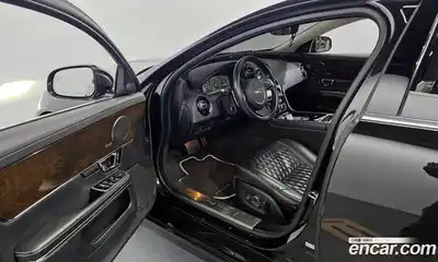 Jaguar XJ 2019 3.0 гидро в Москве № 585327, миниатюра 10