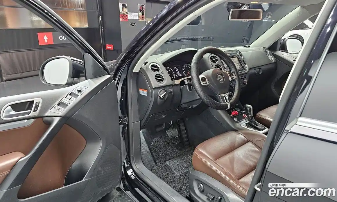 Volkswagen Tiguan 2015 2.0 гидро в Москве № 595610, фото 11