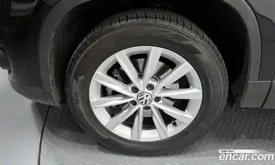 Volkswagen Tiguan 2015 2.0 гидро в Москве № 595610, миниатюра 5
