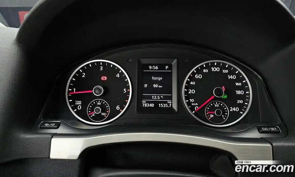 Volkswagen Tiguan 2015 2.0 гидро в Москве № 595610, фото 8