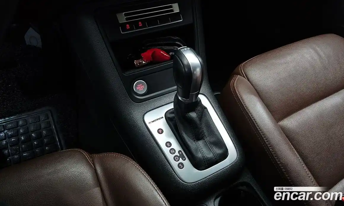 Volkswagen Tiguan 2015 2.0 гидро в Москве № 595610, фото 9