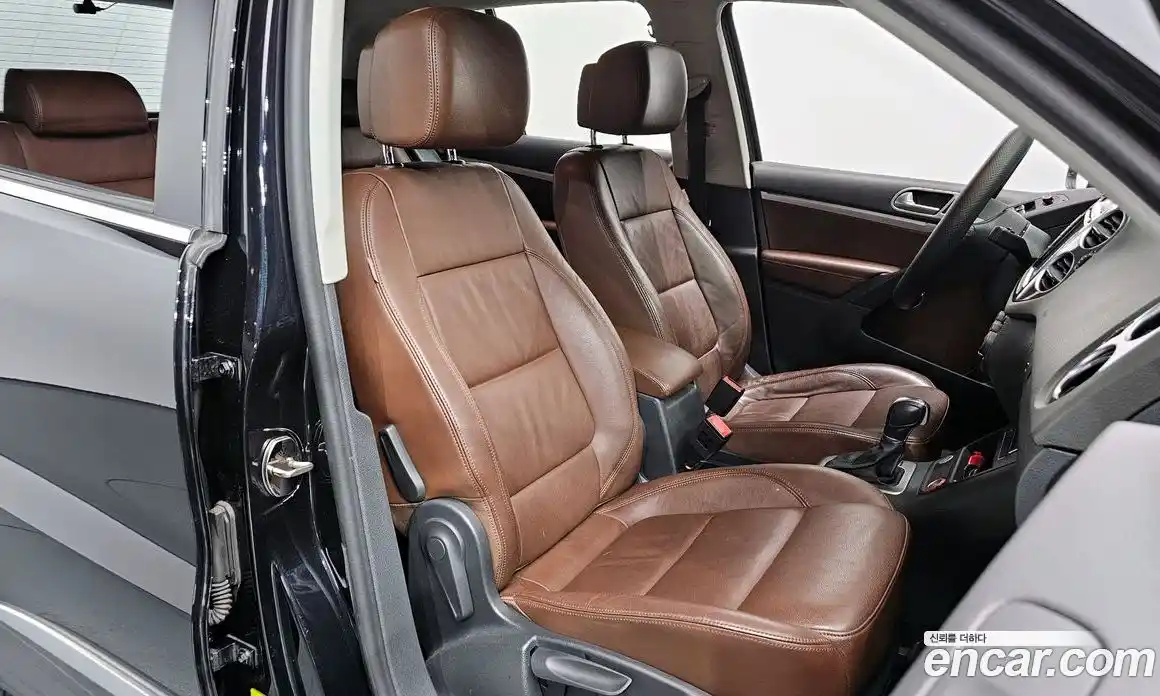 Volkswagen Tiguan 2015 2.0 гидро в Москве № 595610, фото 10
