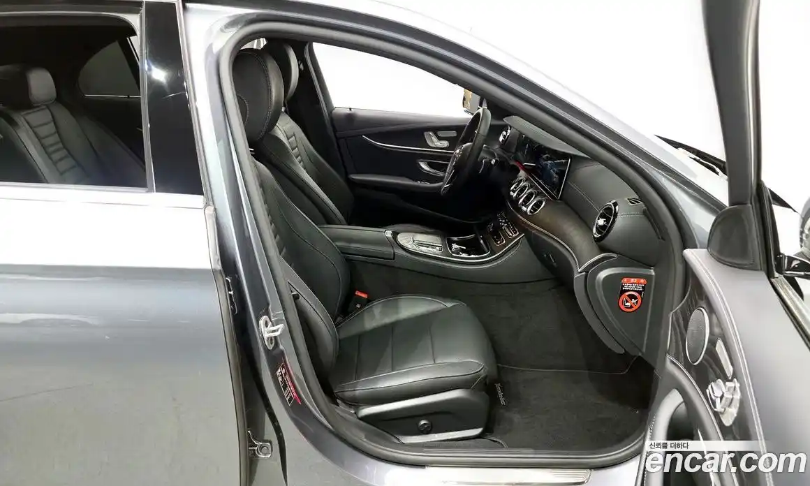 Mercedes-Benz E-Class 2023 2.0 гидро, фото 11
