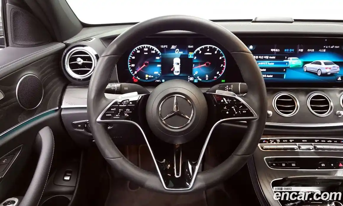 Mercedes-Benz E-Class 2023 2.0 гидро, фото 13