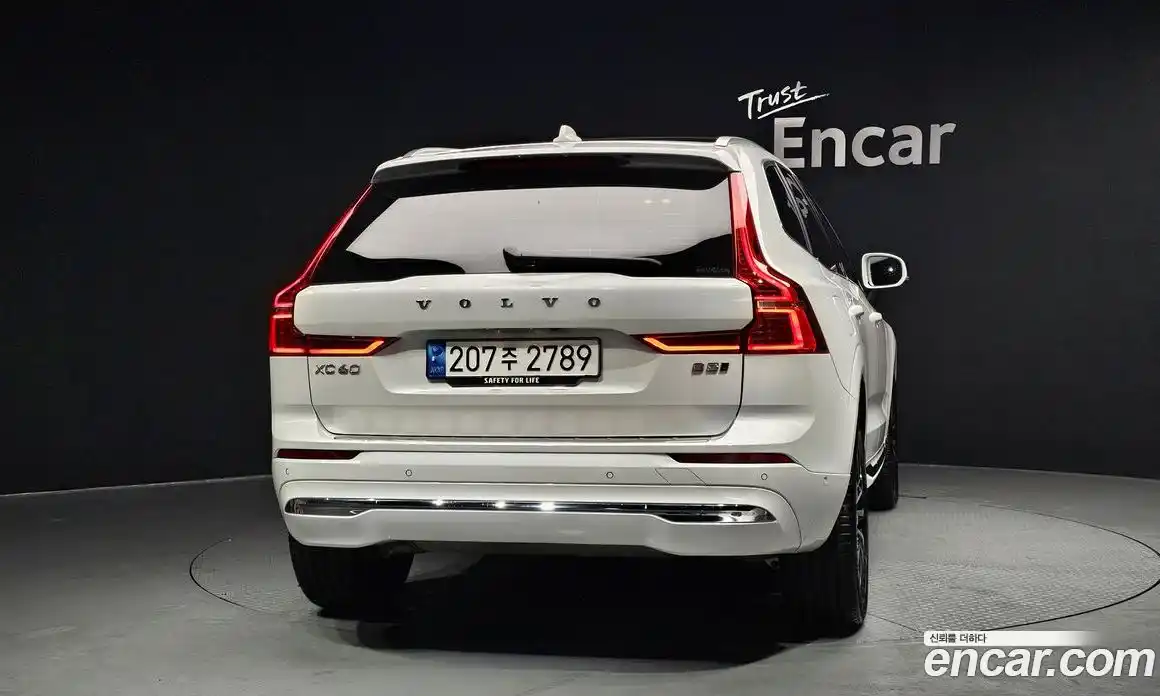 Volvo XC60 2023 2.0 гидро в Москве № 626210, фото 4