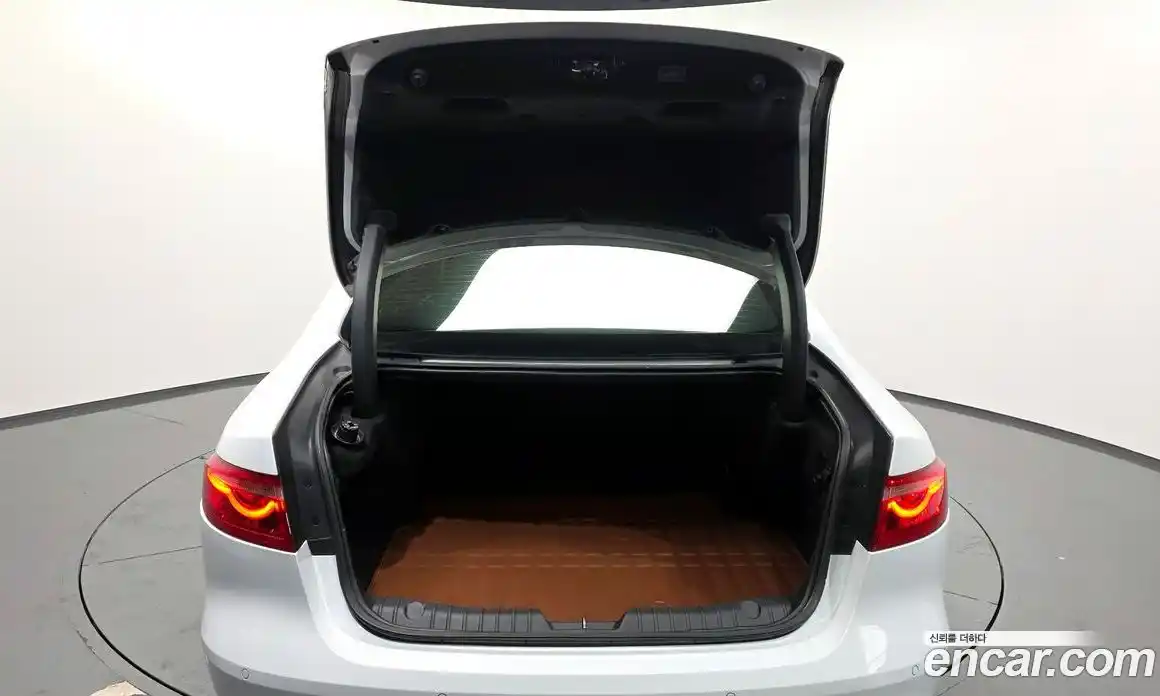 Jaguar XF 2017 3.0 гидро в Москве № 758390, фото 20