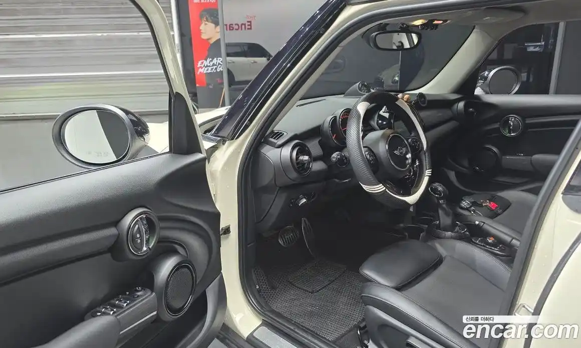 Mini Cooper 2015 1.5 гидро в Москве № 802454, фото 11
