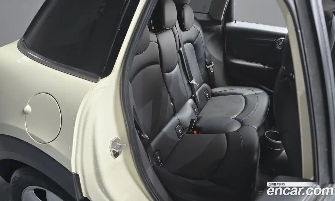 Mini Cooper 2015 1.5 гидро в Москве № 802454, фото 12