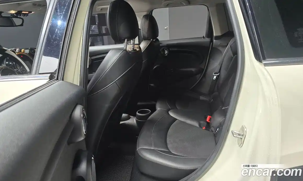 Mini Cooper 2015 1.5 гидро в Москве № 802454, фото 13