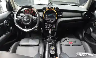 Mini Cooper 2015 1.5 гидро в Москве № 802454, миниатюра 7