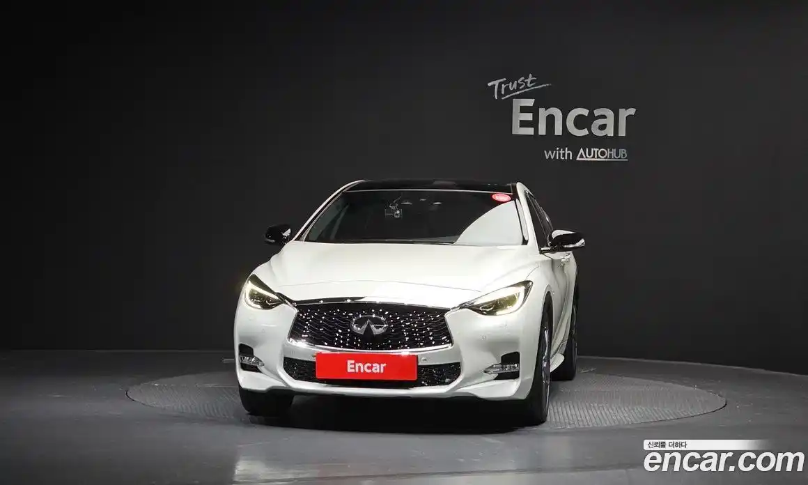 Infiniti Q30 2017 2.0 гидро в Москве № 827368, фото 3