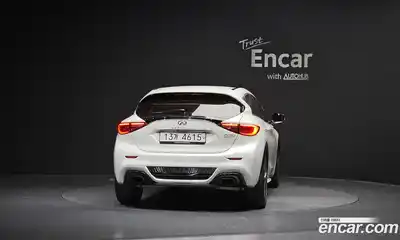 Infiniti Q30 2017 2.0 гидро в Москве № 827368, миниатюра 4
