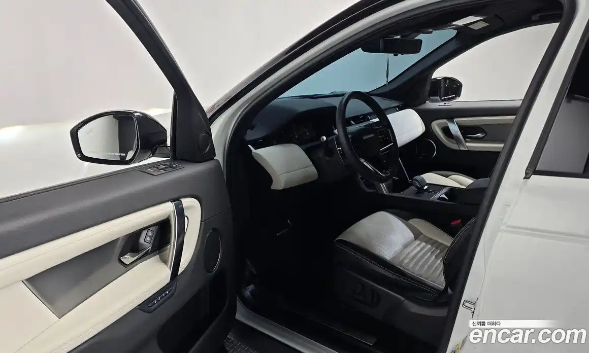 Land Rover Discovery Sport 2024 2.0 гидро в Москве № 860428, фото 9