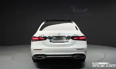 Mercedes-Benz E-Class 2022 2.0 гидро, миниатюра 4
