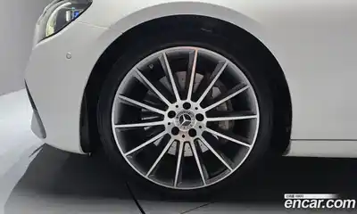 Mercedes-Benz E-Class 2022 2.0 гидро, миниатюра 5