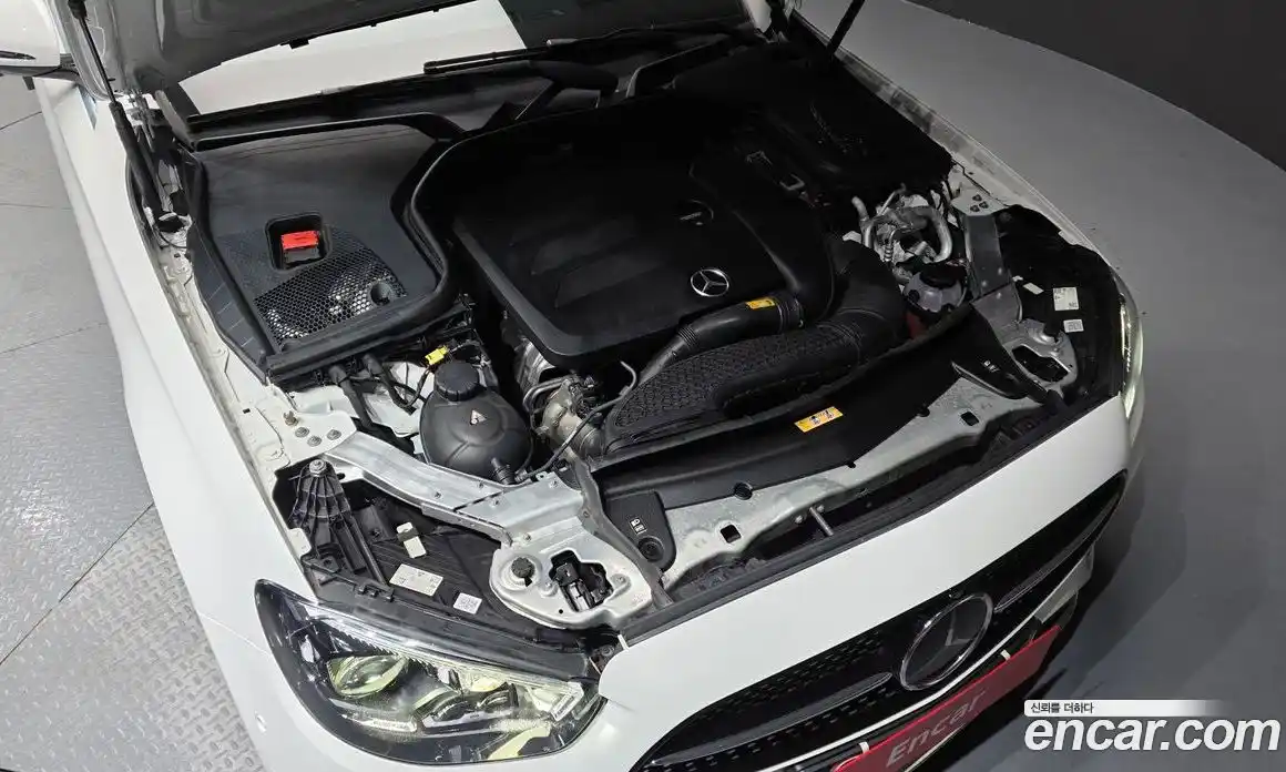 Mercedes-Benz E-Class 2022 2.0 гидро, фото 6