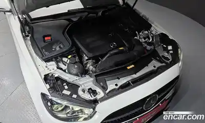 Mercedes-Benz E-Class 2022 2.0 гидро, миниатюра 6