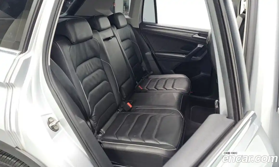 Volkswagen Tiguan 2023 2.0 гидро в Москве № 896023, фото 12