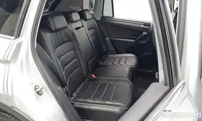 Volkswagen Tiguan 2023 2.0 гидро в Москве № 896023, миниатюра 12