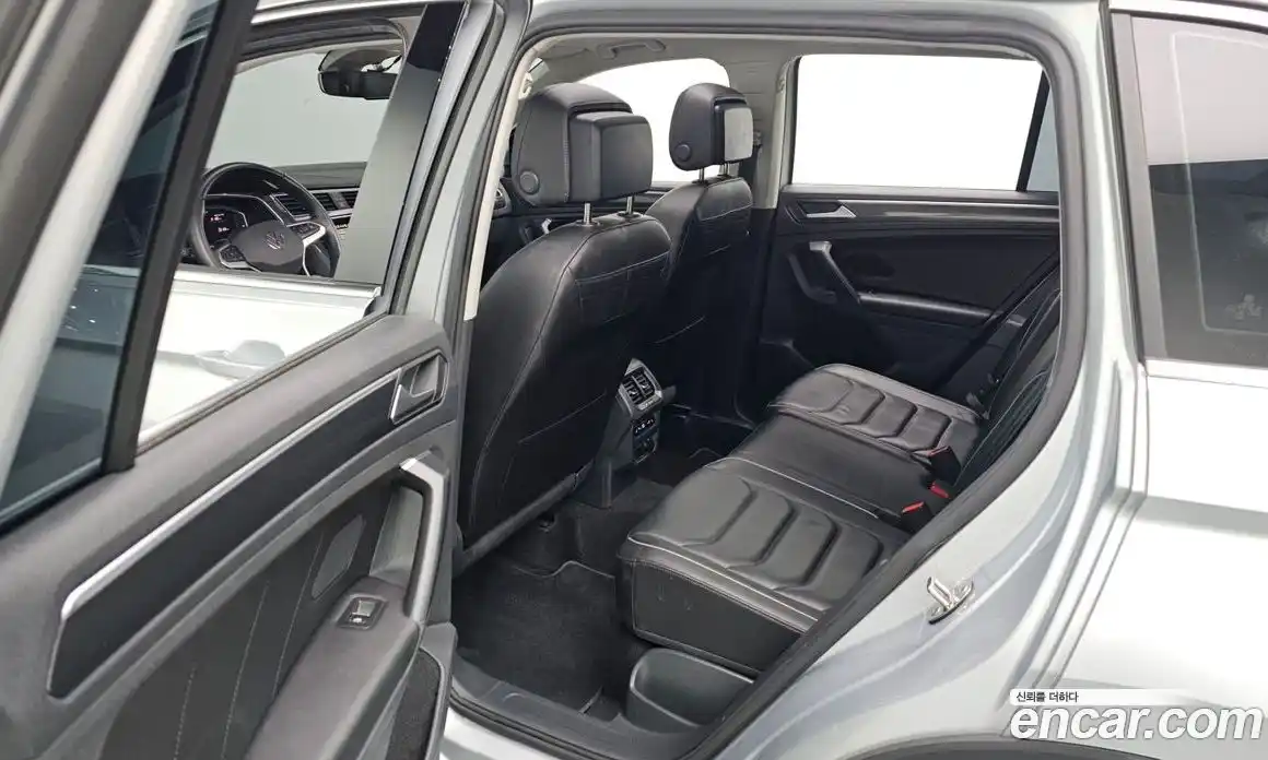 Volkswagen Tiguan 2023 2.0 гидро в Москве № 896023, фото 13