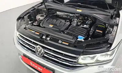 Volkswagen Tiguan 2023 2.0 гидро в Москве № 896023, миниатюра 6