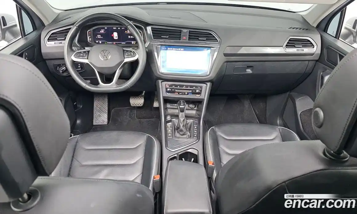 Volkswagen Tiguan 2023 2.0 гидро в Москве № 896023, фото 7