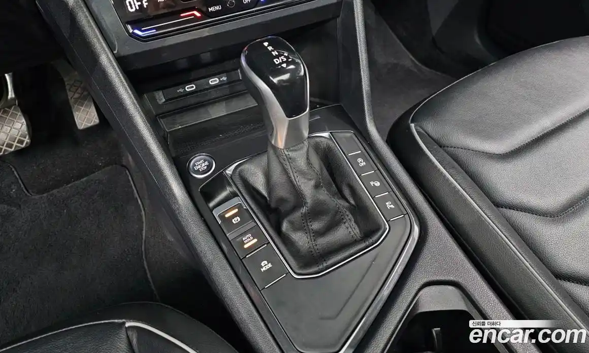 Volkswagen Tiguan 2023 2.0 гидро в Москве № 896023, фото 9