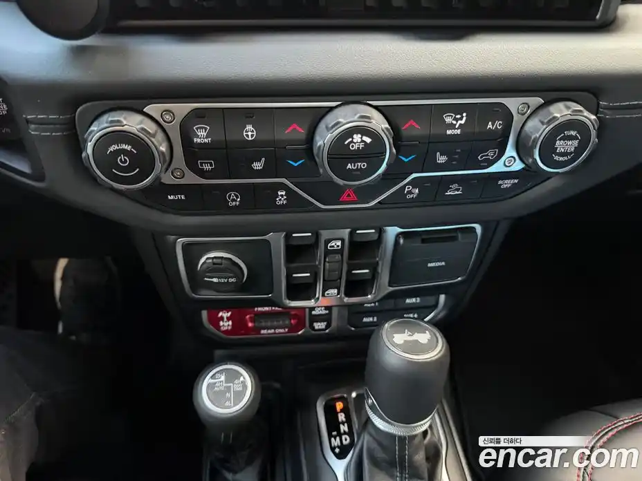 Jeep Wrangler 2025 2.0 гидро в Москве № 896416, фото 14