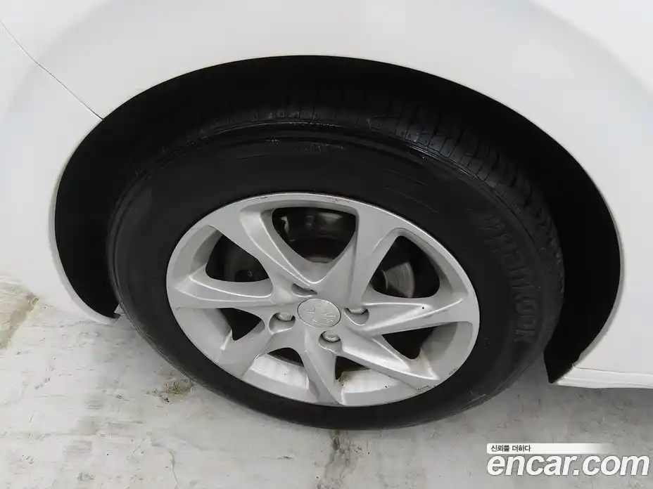 Peugeot 208 2015 1.4 гидро в Москве, фото 20
