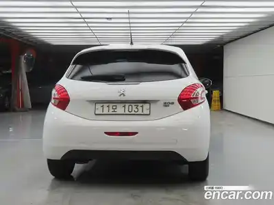 Peugeot 208 2015 1.4 гидро в Москве, миниатюра 3