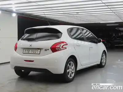 Peugeot 208 2015 1.4 гидро в Москве, миниатюра 4
