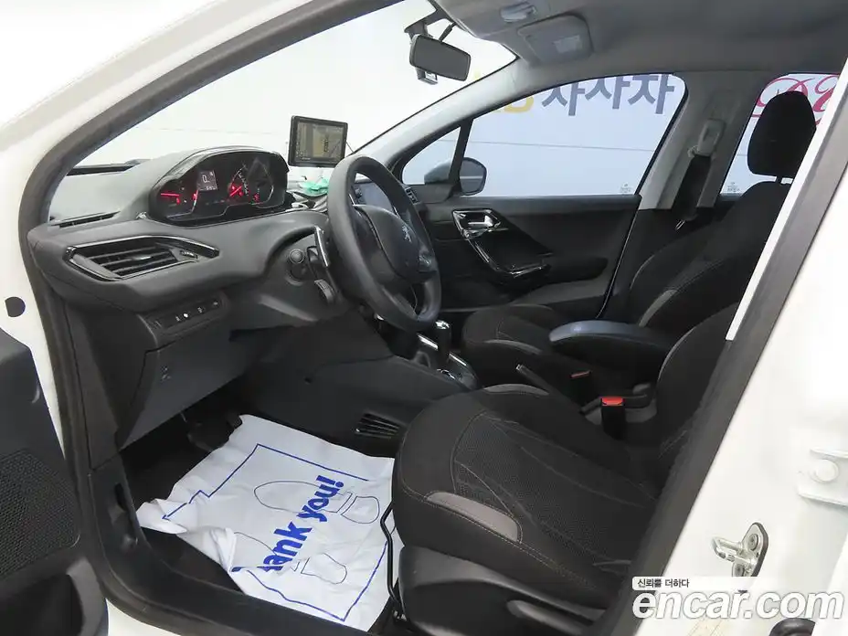 Peugeot 208 2015 1.4 гидро в Москве, фото 5