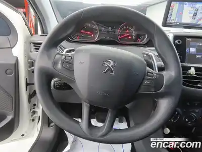 Peugeot 208 2015 1.4 гидро в Москве, миниатюра 8